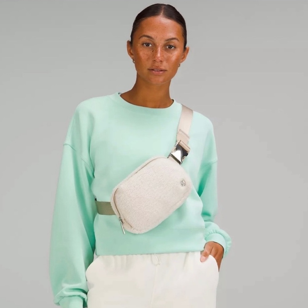Lululemon Sherpa Belt Bag
